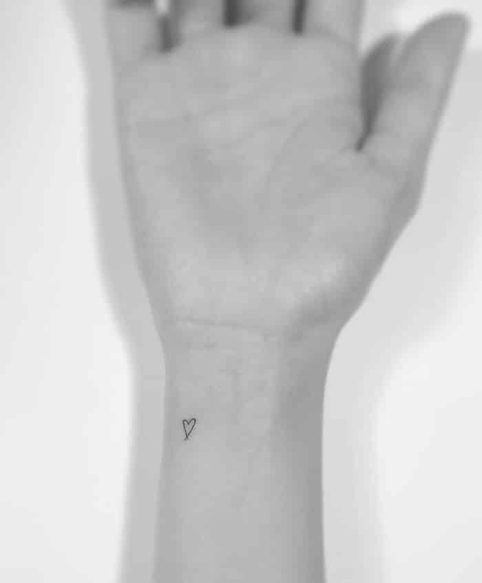Tatuajes minimalistas: corazón