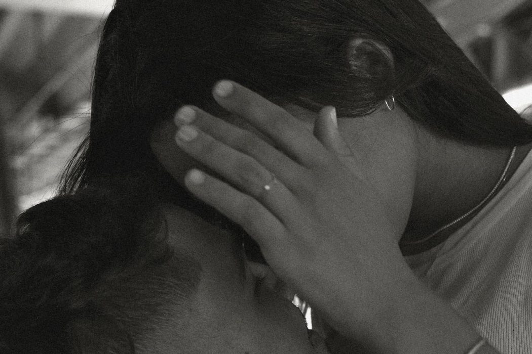 Lo que no debes hacer cuando estás besando a tu pareja
