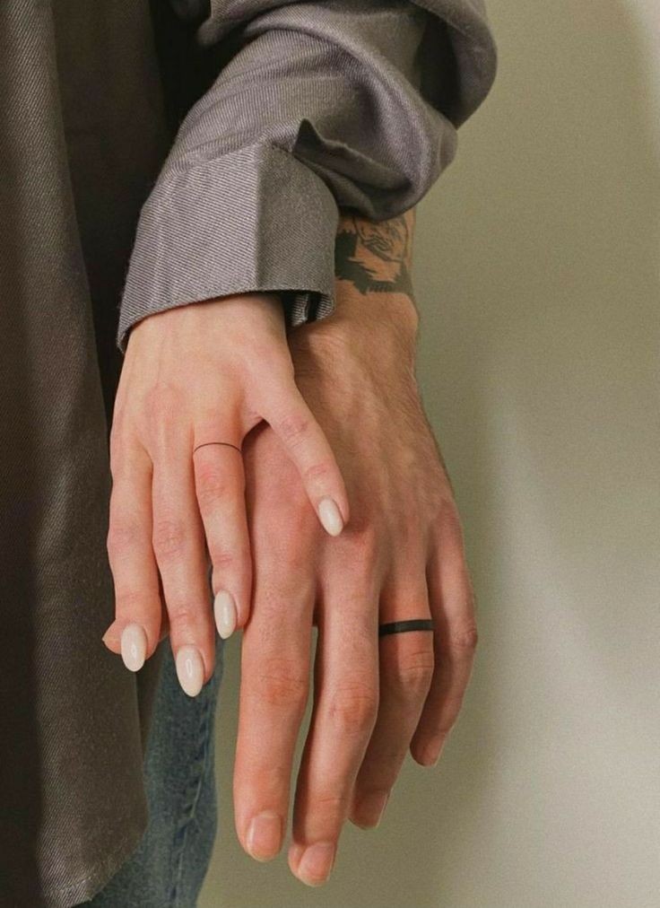 tatuajes discretos para parejas anillos