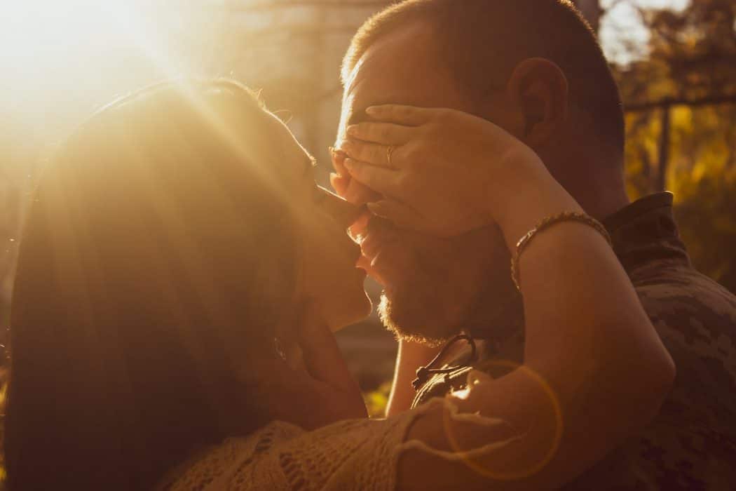 Señales que indican que no estás enamorada, aun cuando creas que sí