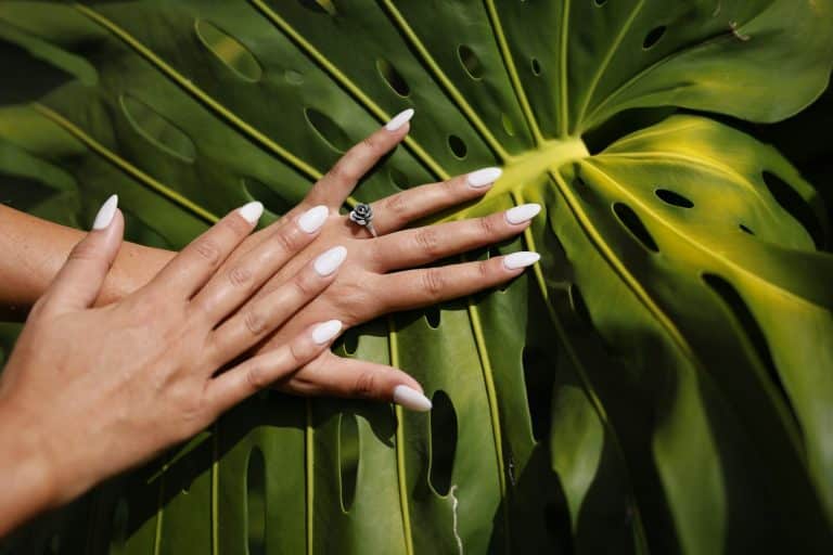 Ideas para uñas blancas elegantes